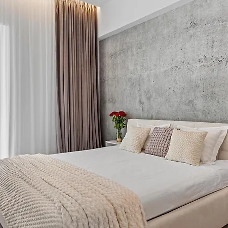 One Verdi Luxury Apartment